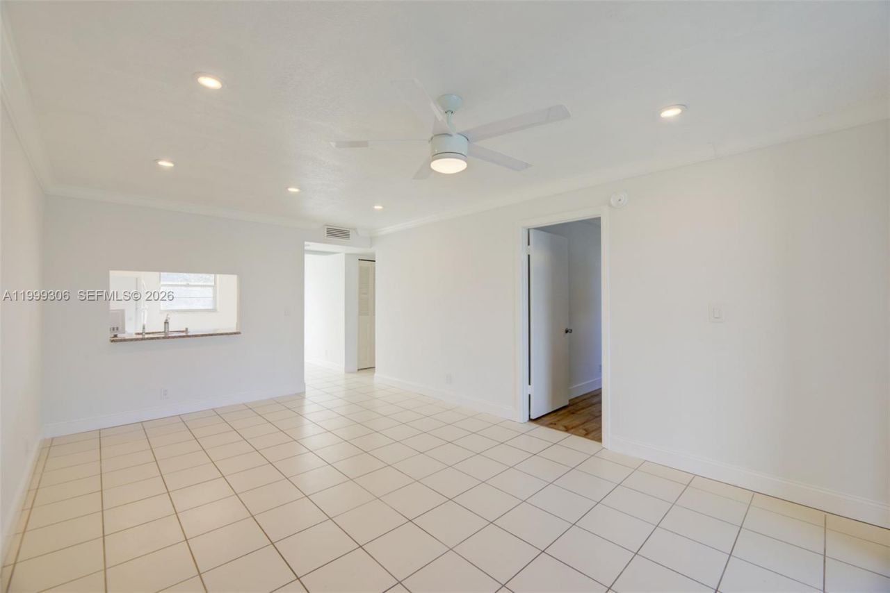 9311 Orange Grove Dr, Unit 211, Davie, FL 33324 Photo