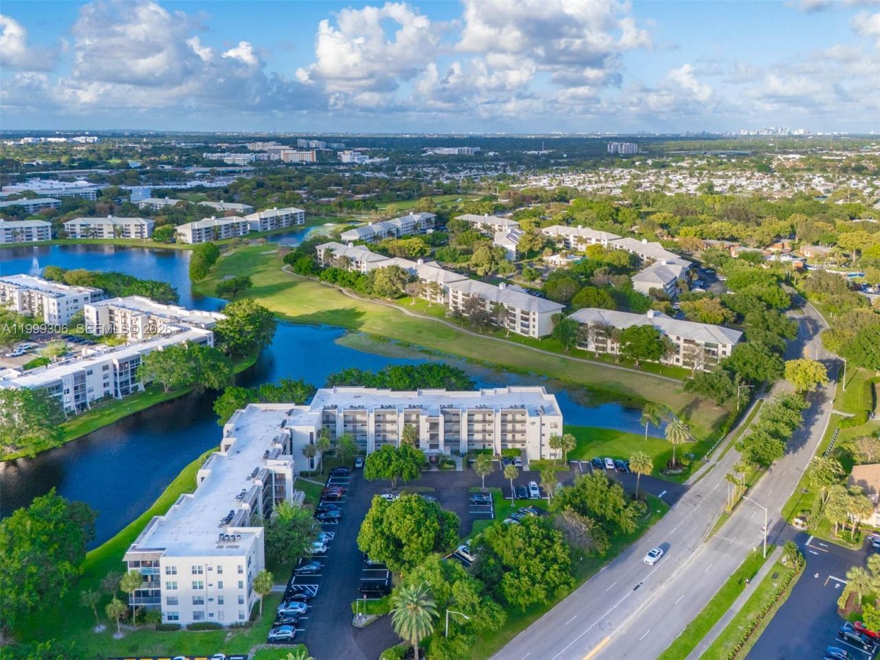 9311 Orange Grove Dr, Unit 211, Davie, FL 33324 Photo