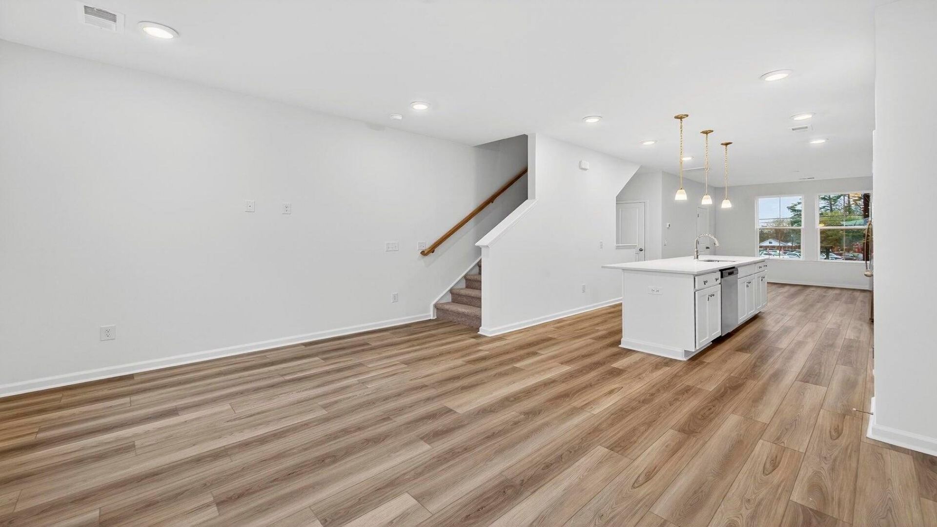 4633 Forest Hills Drive Photo 16
