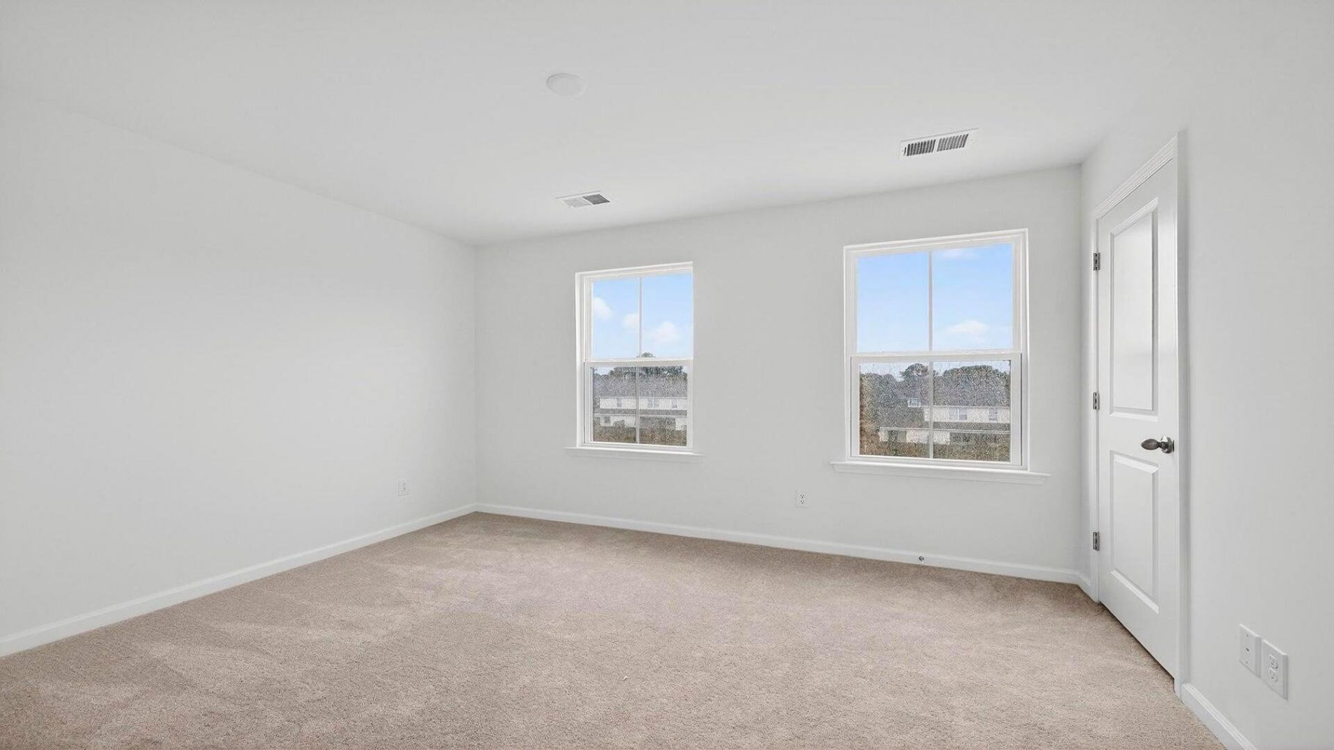4633 Forest Hills Drive Photo 18
