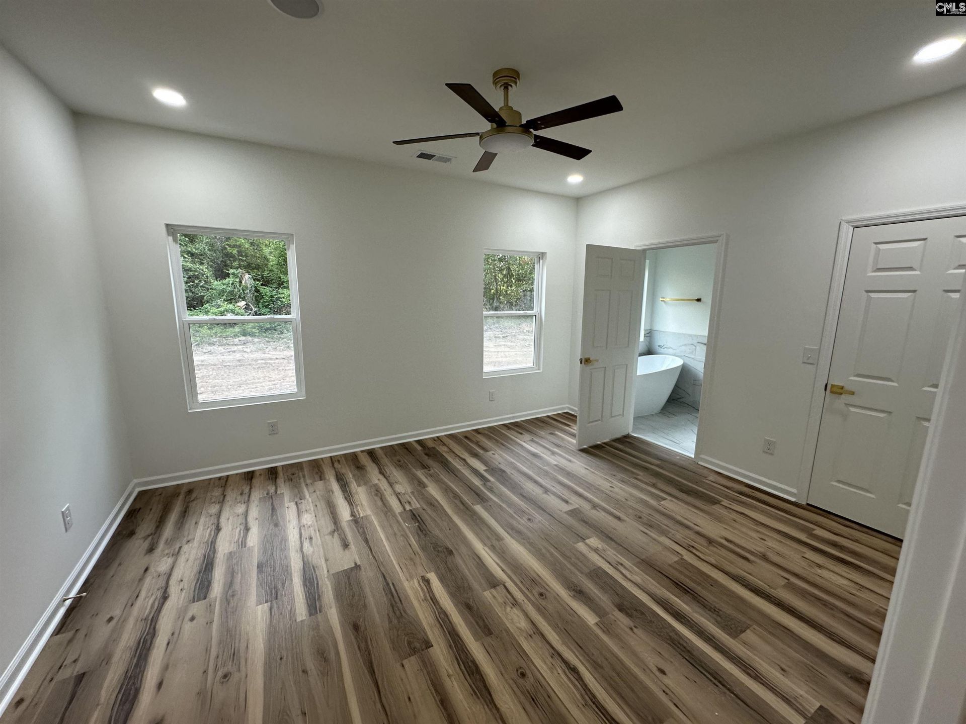 137 Rochelle Drive  Photo 5