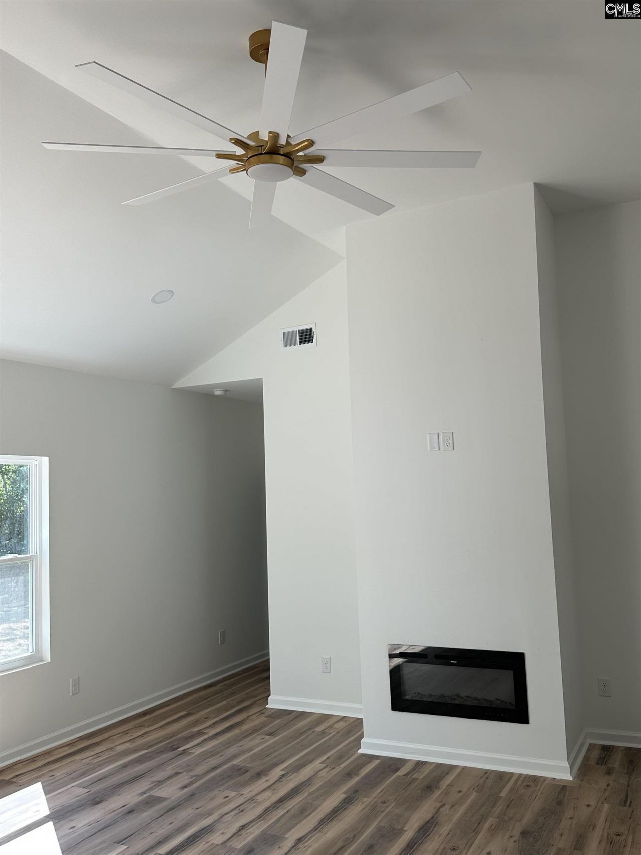 137 Rochelle Drive  Photo 9