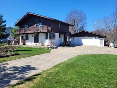 38525 Little Mack Avenue, Clinton Twp, MI 48036