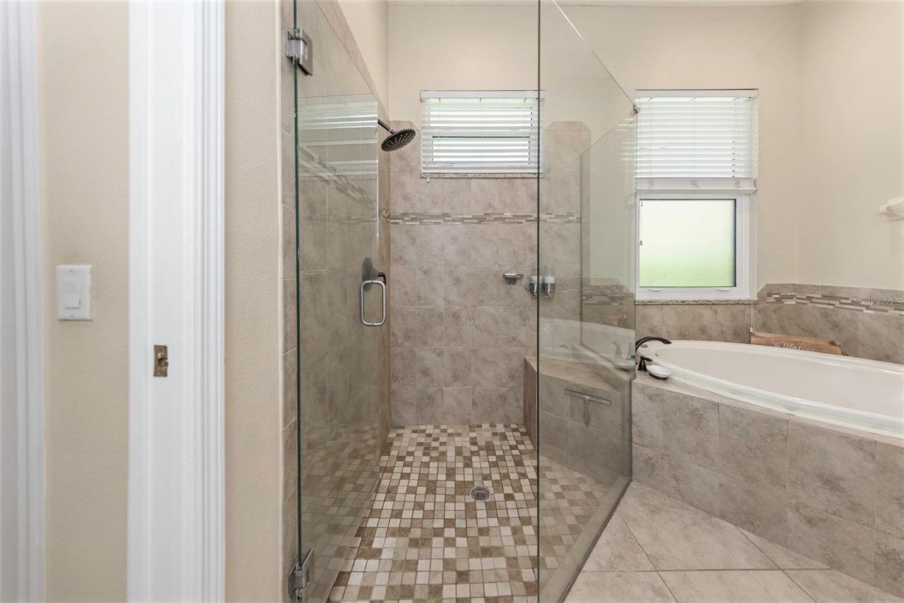 10422 Greendale Drive, Tampa, FL 33626 Photo