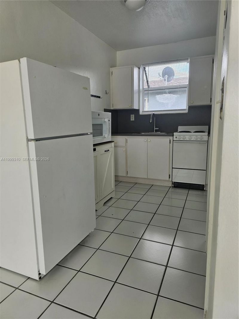 130 W 13th St , Unit 9, Hialeah, FL 33010 Photo