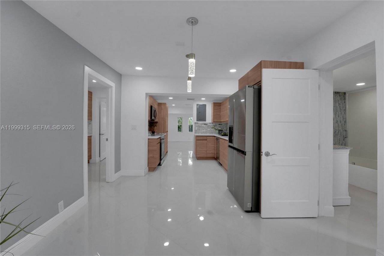 1137 SW 8th Ave, Fort Lauderdale, FL 33315 Photo