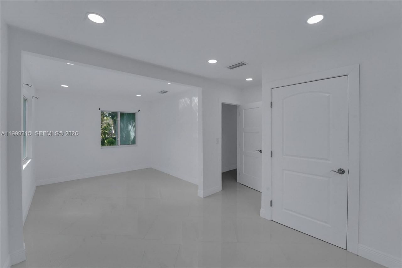 1137 SW 8th Ave, Fort Lauderdale, FL 33315 Photo