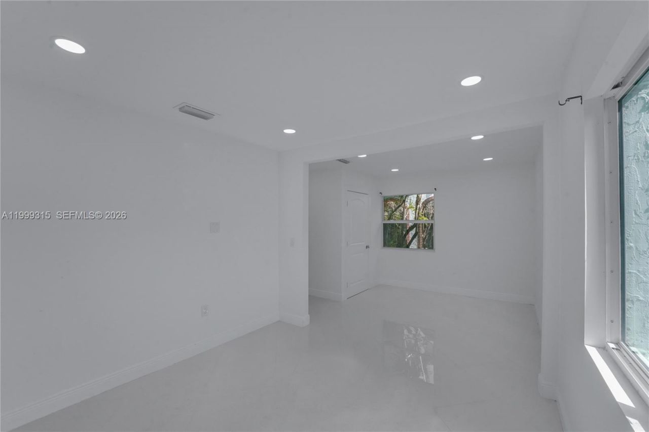 1137 SW 8th Ave, Fort Lauderdale, FL 33315 Photo