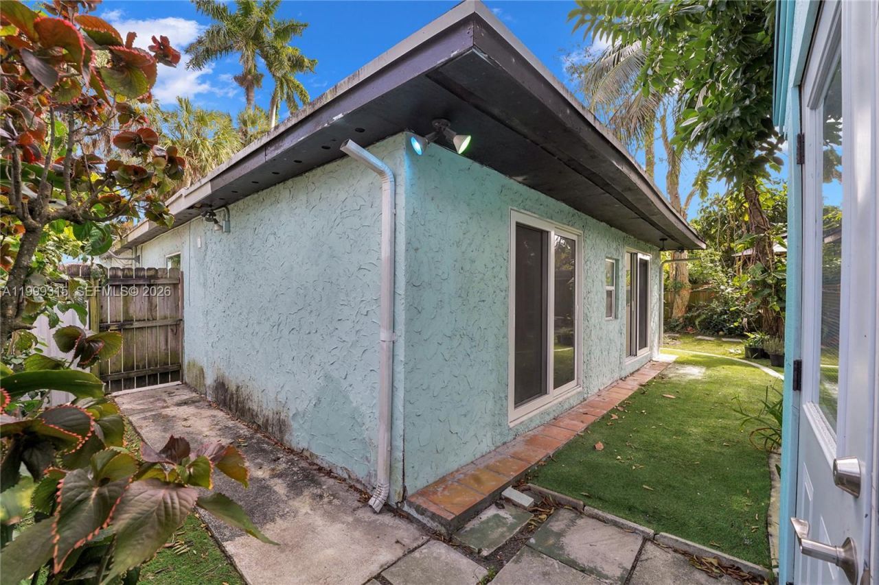 1137 SW 8th Ave, Fort Lauderdale, FL 33315 Photo