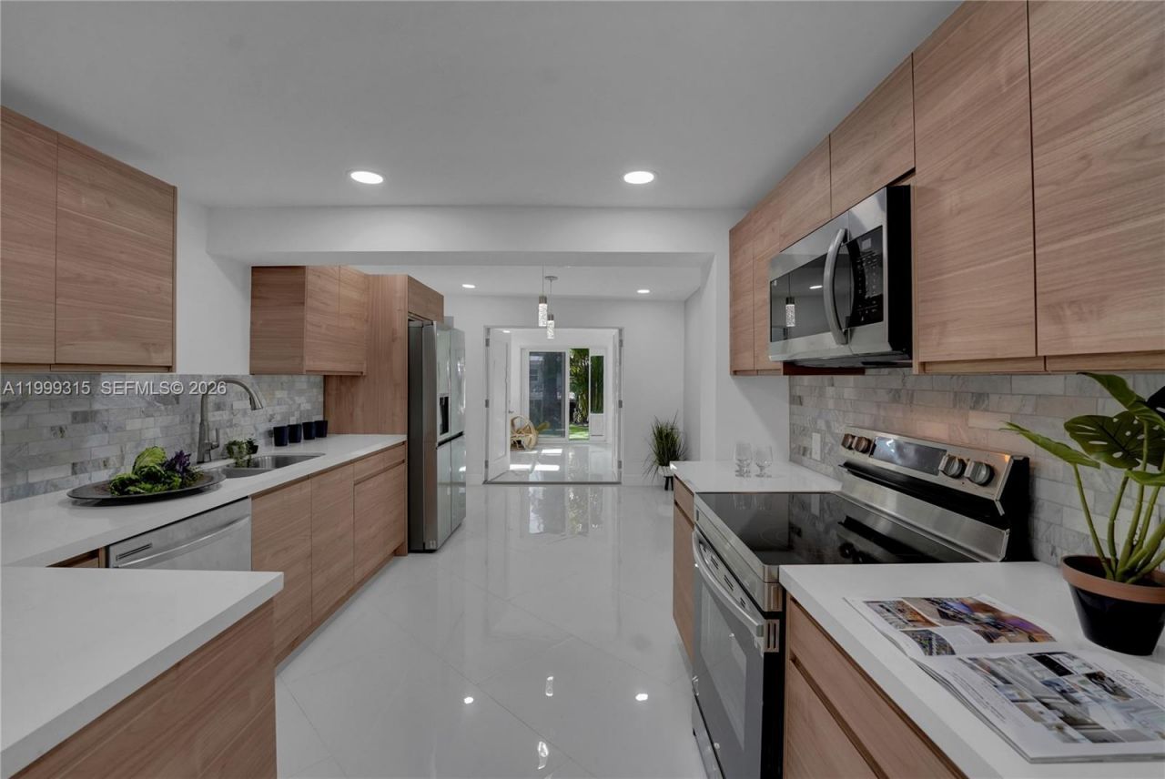 1137 SW 8th Ave, Fort Lauderdale, FL 33315 Photo