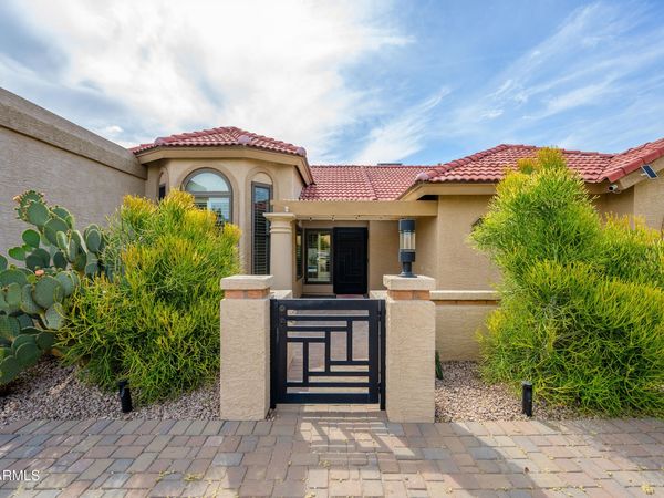 1365 N LAKESHORE Drive, Chandler, AZ 85226