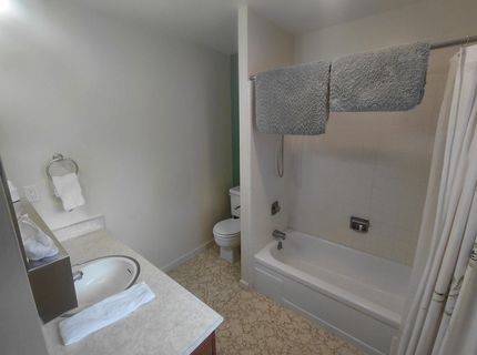 1622 Atroari Street, South Lake Tahoe, CA 96150 Photo