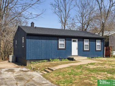 7407 N 34 Street , Omaha, NE 68112