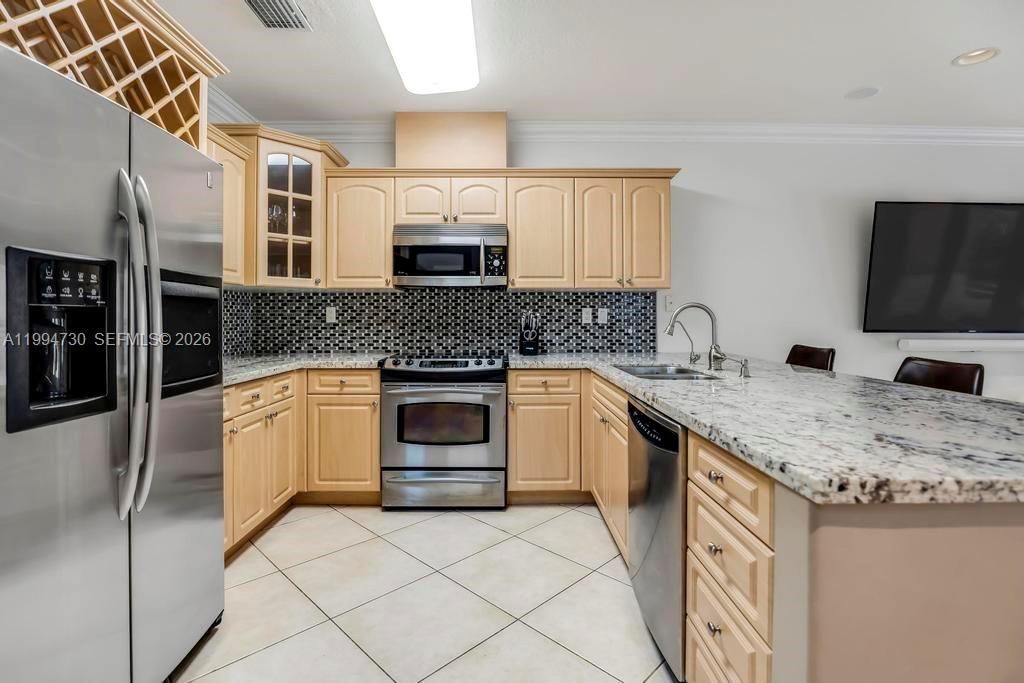 2841 Day Ave, Unit 2841, Miami, FL 33133 Photo