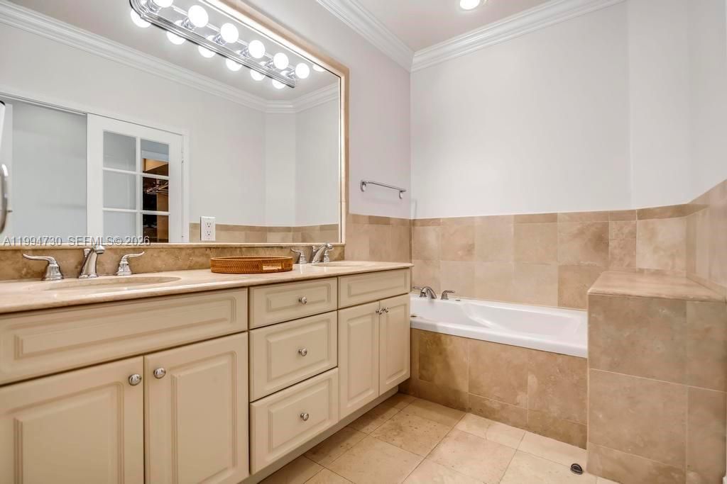 2841 Day Ave, Unit 2841, Miami, FL 33133 Photo