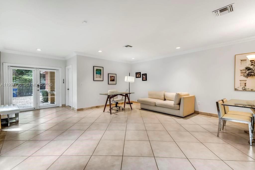 2841 Day Ave, Unit 2841, Miami, FL 33133 Photo