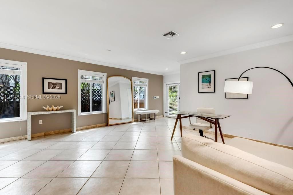 2841 Day Ave, Unit 2841, Miami, FL 33133 Photo