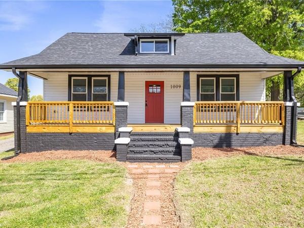 1009 N Scales Street, Reidsville, NC 27320