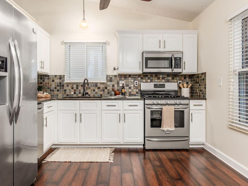 2245 Green Island Drive, Columbus, OH 43228 Photo 10