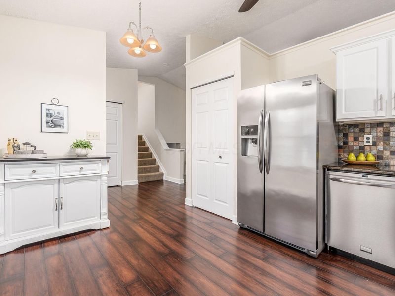 2245 Green Island Drive, Columbus, OH 43228 Photo 13