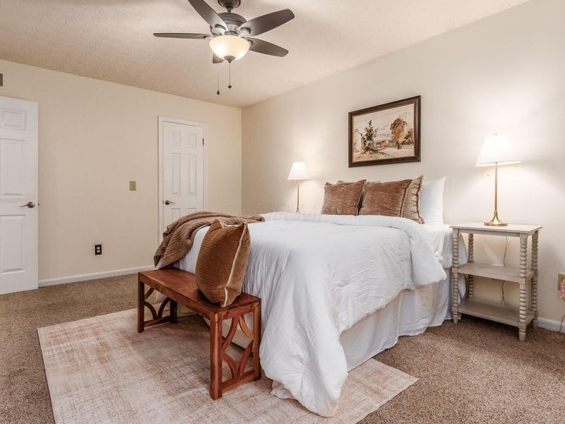 2245 Green Island Drive, Columbus, OH 43228 Photo 18