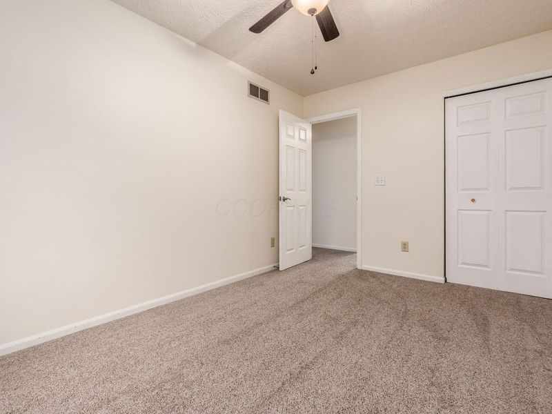 2245 Green Island Drive, Columbus, OH 43228 Photo 22