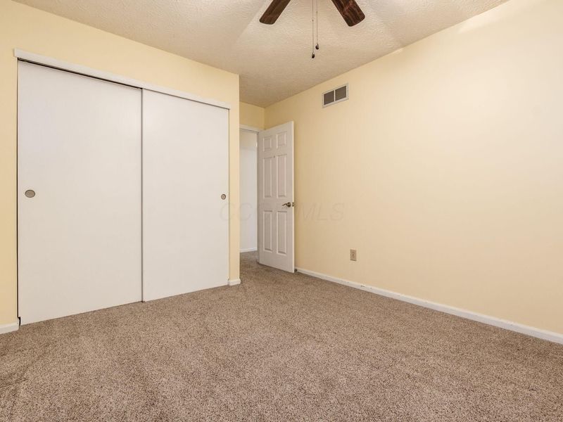 2245 Green Island Drive, Columbus, OH 43228 Photo 25