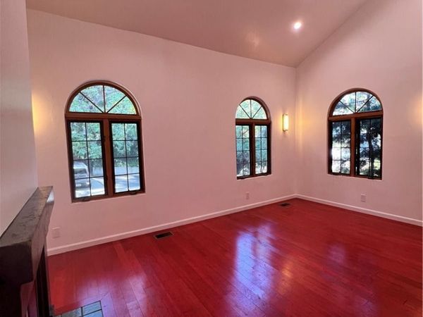 8570 Wonderland , Los Angeles, CA 90046