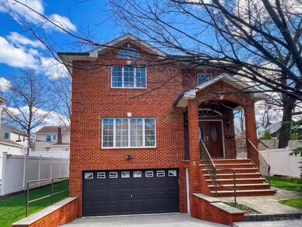 246-12 Cambria , Little Neck, NY 11362