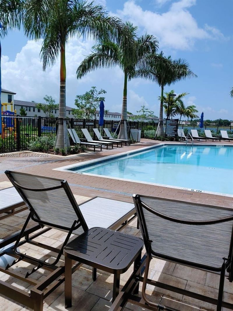 20800 NE 5th Ct, Miami, FL 33179 Photo