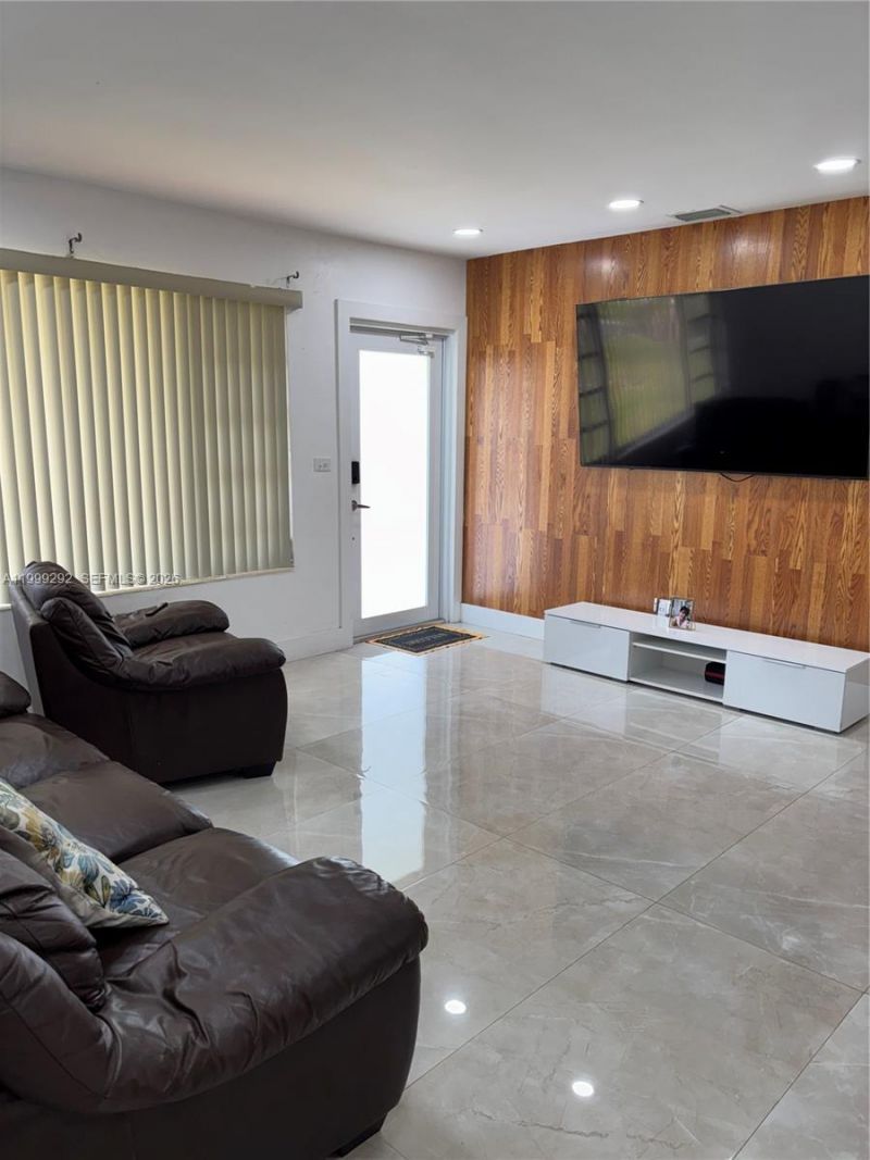 1331 NW 98th Ter, Miami, FL 33147 Photo