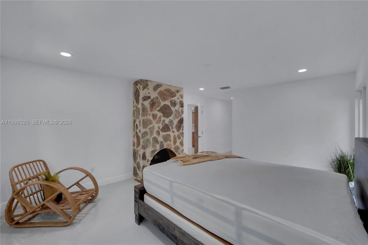 1137 SW 8th Ave, Fort Lauderdale, FL 33315 Photo