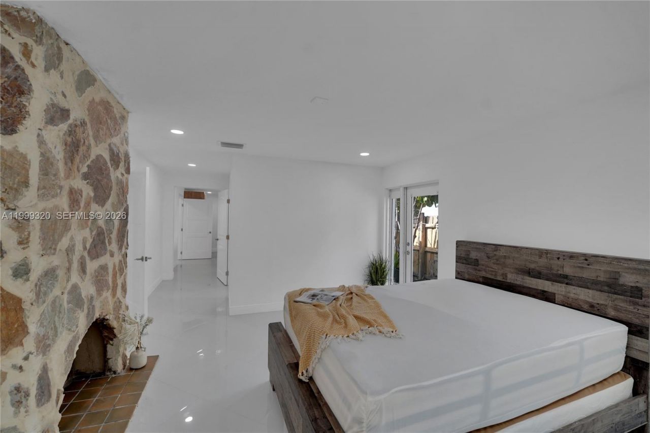 1137 SW 8th Ave, Fort Lauderdale, FL 33315 Photo