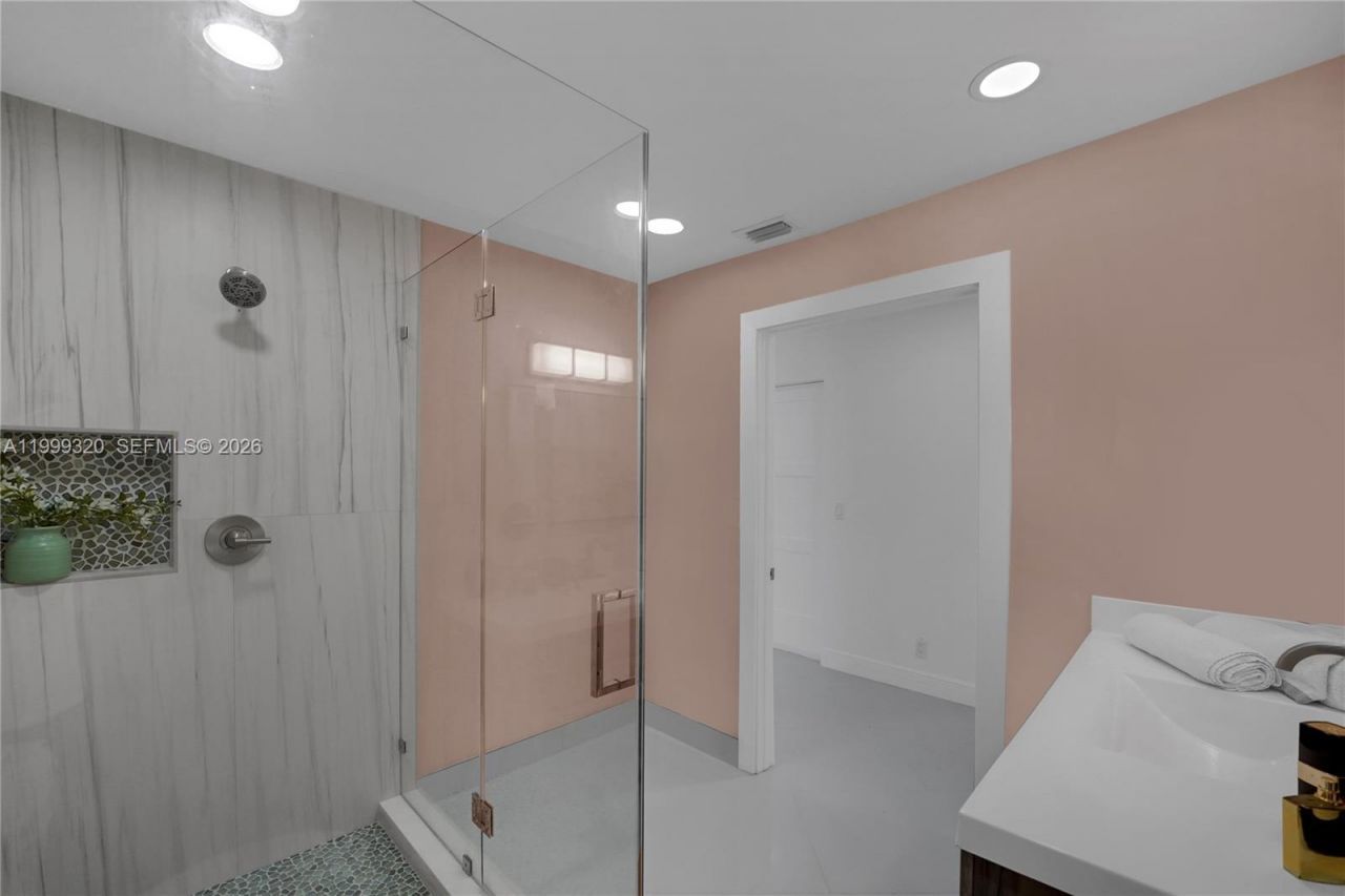 1137 SW 8th Ave, Fort Lauderdale, FL 33315 Photo