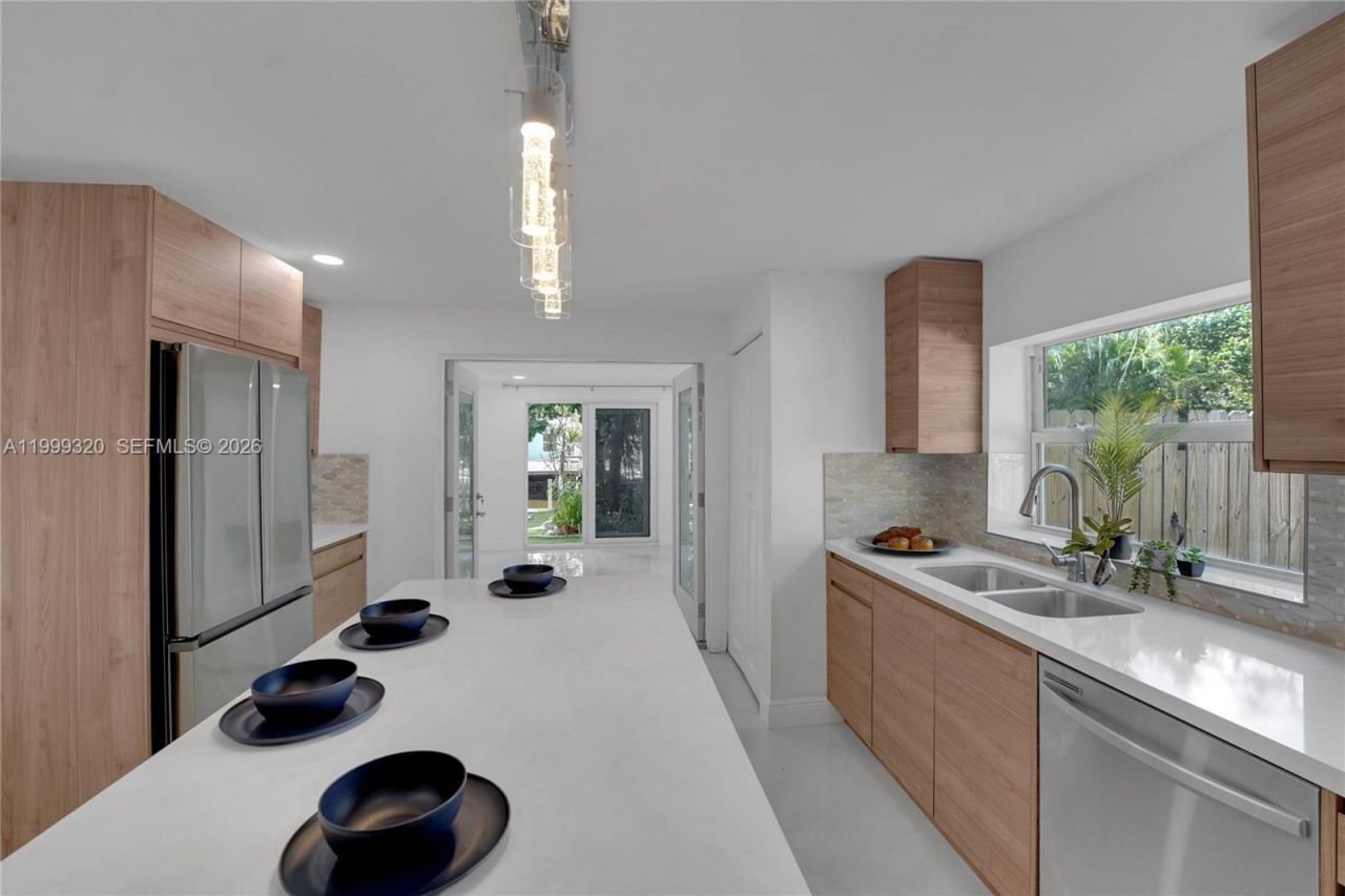 1137 SW 8th Ave, Fort Lauderdale, FL 33315 Photo