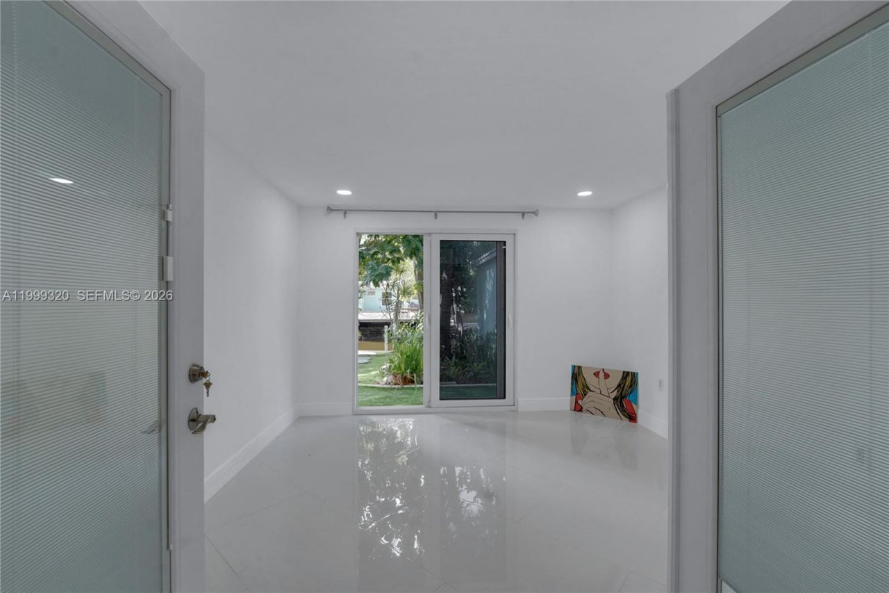 1137 SW 8th Ave, Fort Lauderdale, FL 33315 Photo