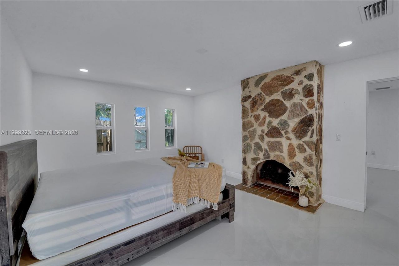 1137 SW 8th Ave, Fort Lauderdale, FL 33315 Photo