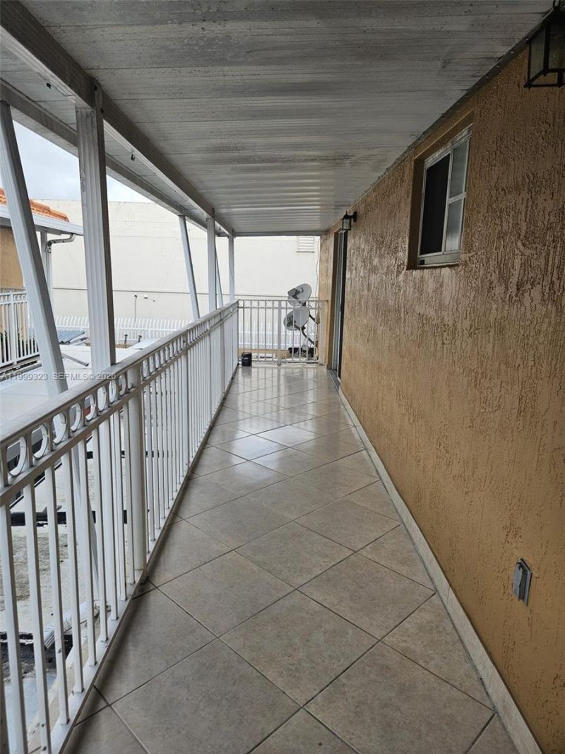 2527 W 76th St, Unit 208, Hialeah, FL 33016 Photo