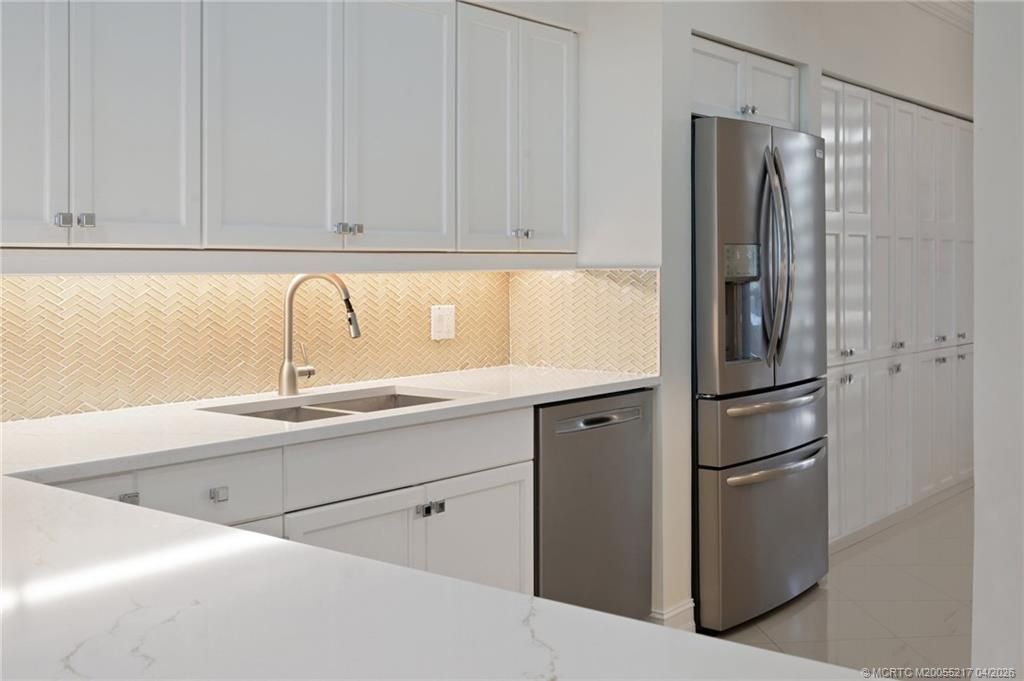 2001 SE Sailfish Point Boulevard, Unit 117, Stuart, FL 34996 Photo