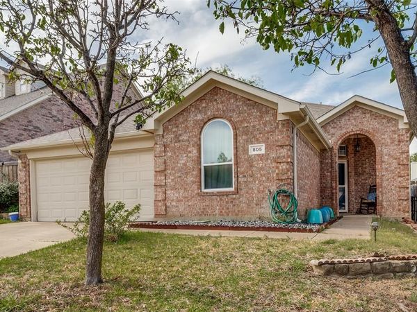 805 E Huitt Lane, Euless, TX 76040