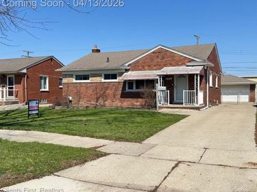 18047 Holland Avenue, Eastpointe, MI 48021