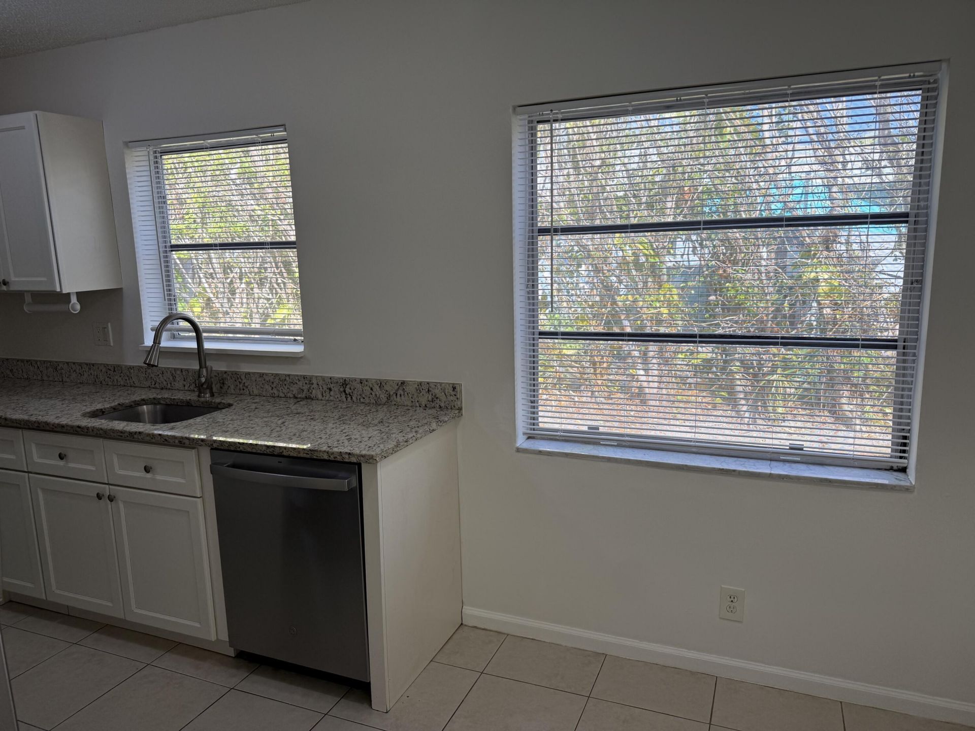 6575 NE 7th Avenue, Boca Raton, FL 33487 Photo