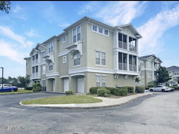 8290 GATE Parkway, Unit 215, Jacksonville, FL 32216