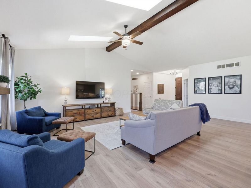 3131 Abbey Knoll Drive, Lewis Center, OH 43035 Photo 10