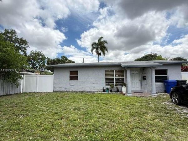 6708 Raleigh St , Hollywood, FL 33024