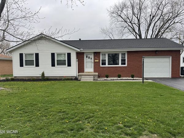 2418 Hollybrook Drive, Findlay, OH 45840