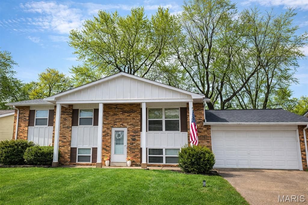 436 Canary Lane , Saint Charles, MO 63301 Main Photo