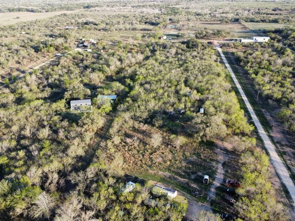 2209 Callihan RD, Luling, TX 78648