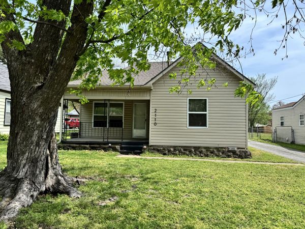 2110 N Pickwick Avenue, Springfield, MO 65803