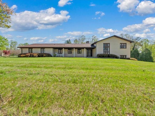 32 Dori DR, Bassett, VA 24055